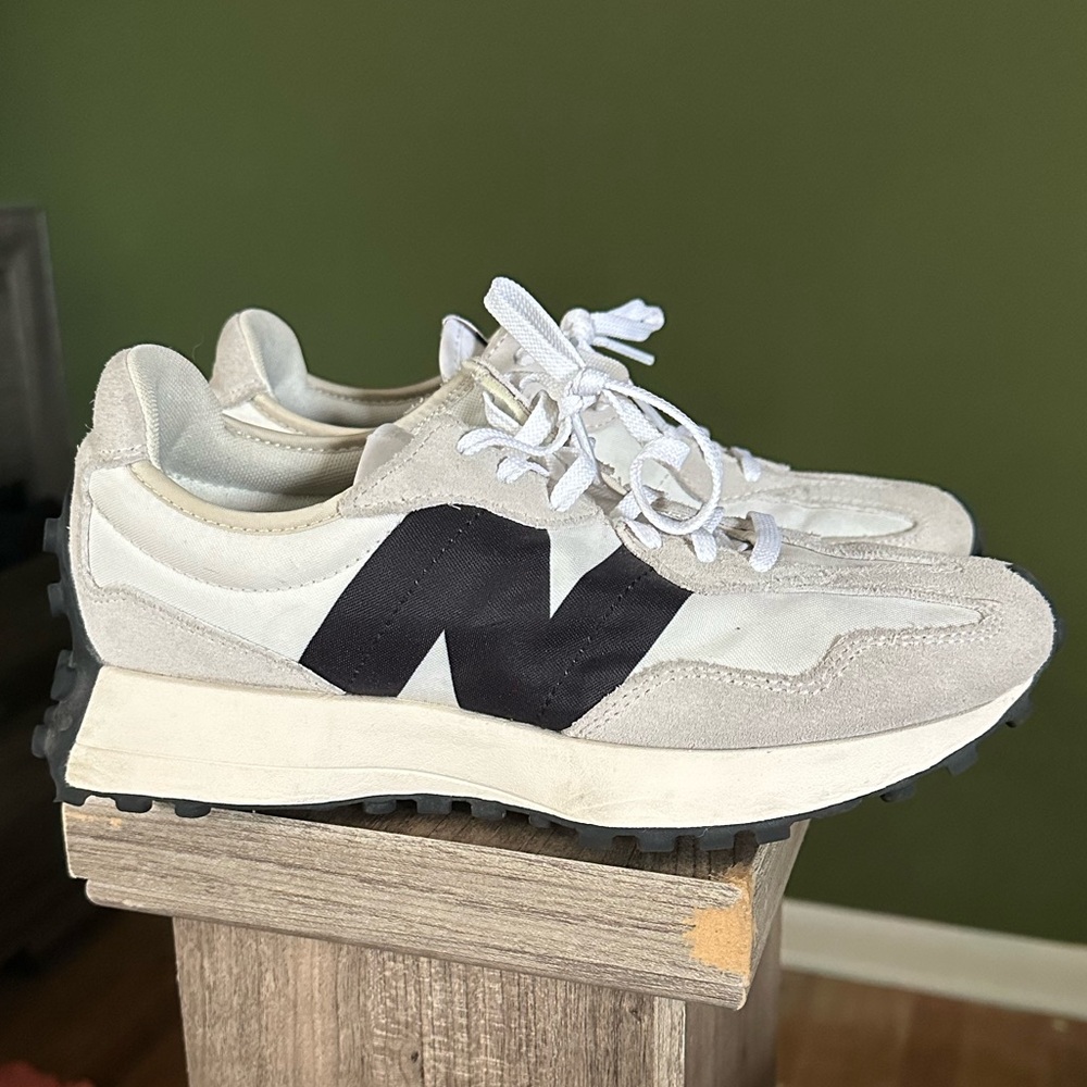 New Balance 327’s